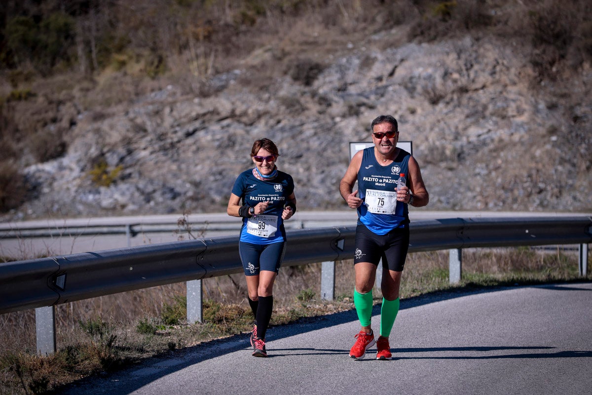 La XX Subida Pedestre al Conjuro arrancó a las 10 de la mañana, y los corredores tuvieron que enfrentarse a 17,8 kilometros en una mañana soleada