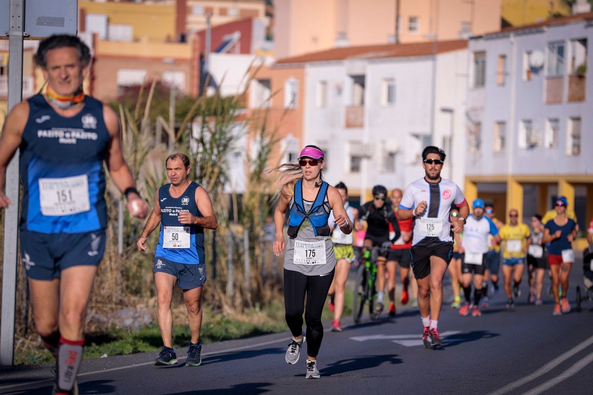 La XX Subida Pedestre al Conjuro arrancó a las 10 de la mañana, y los corredores tuvieron que enfrentarse a 17,8 kilometros en una mañana soleada