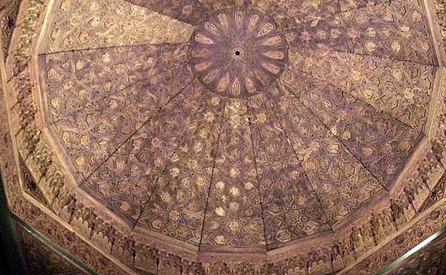 Artesonado de la Alhambra en el Museo de Pérgamo. 