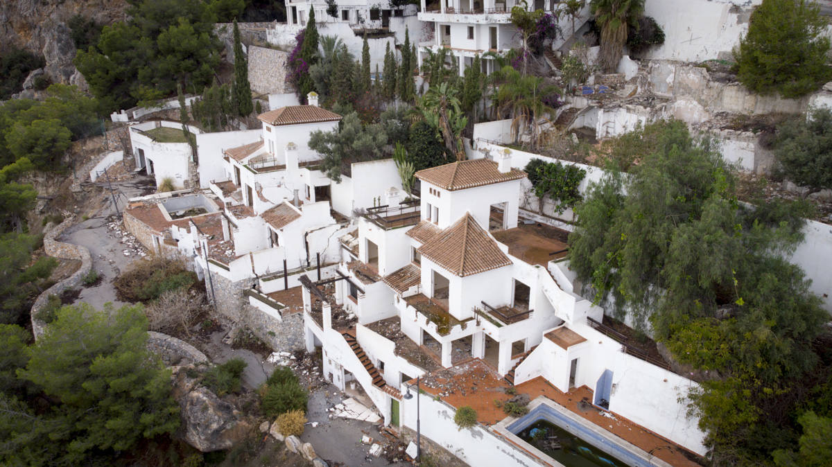 Los deslizamientos de tierra han dejado en estado ruinoso más de 100 casas 