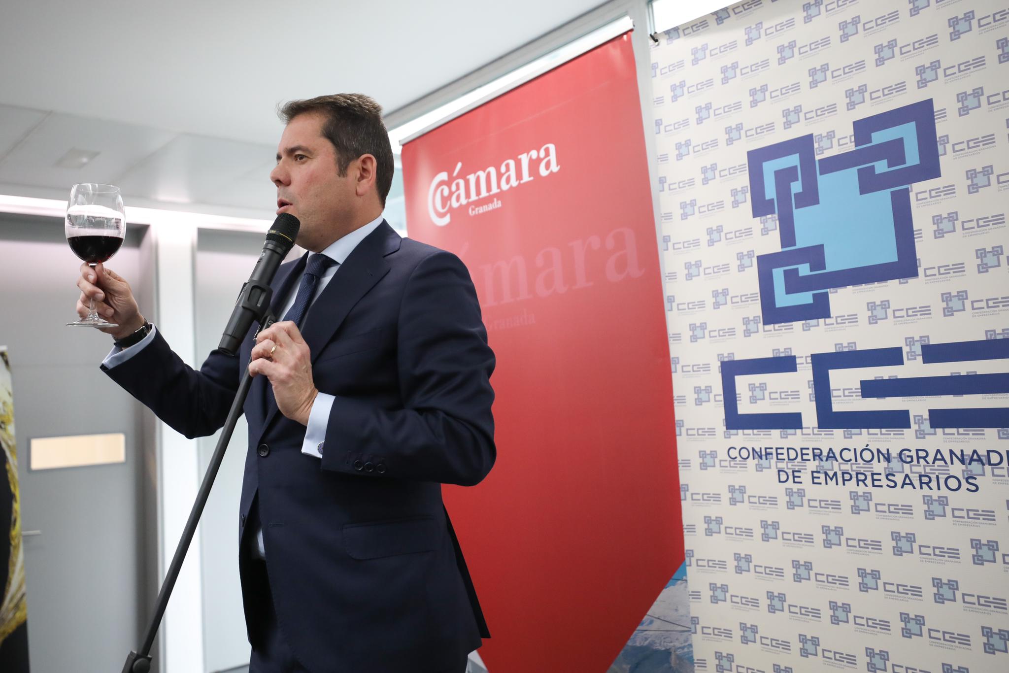 El presidente Gerardo Cuerva ha felicitado las fiestas y ha reivindicado la unión de los empresarios granadinos