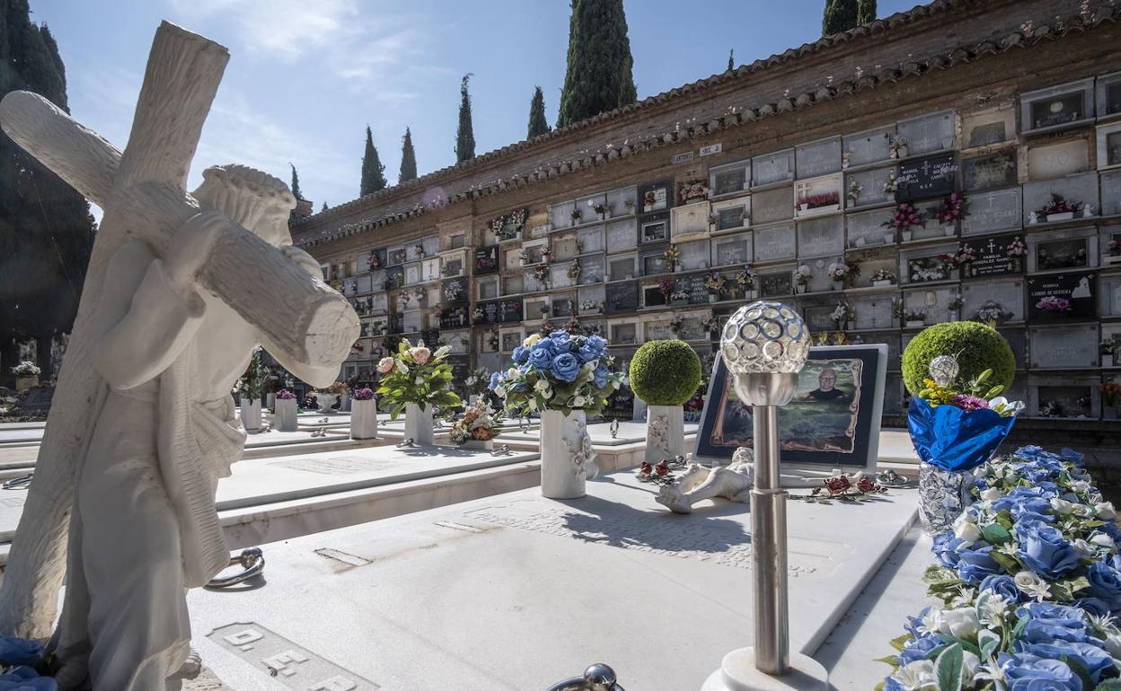 Tumbas del cementerio de San José.