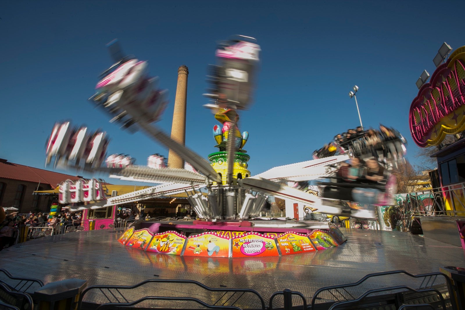 Juveándalus, la feria de la infancia y la juventud, ha iniciado ya una nueva edición en la que cumple 34 años. Desde el día 17 de diciembre hasta el 4 de enero las puertas de Juveándalus estarán abiertas 