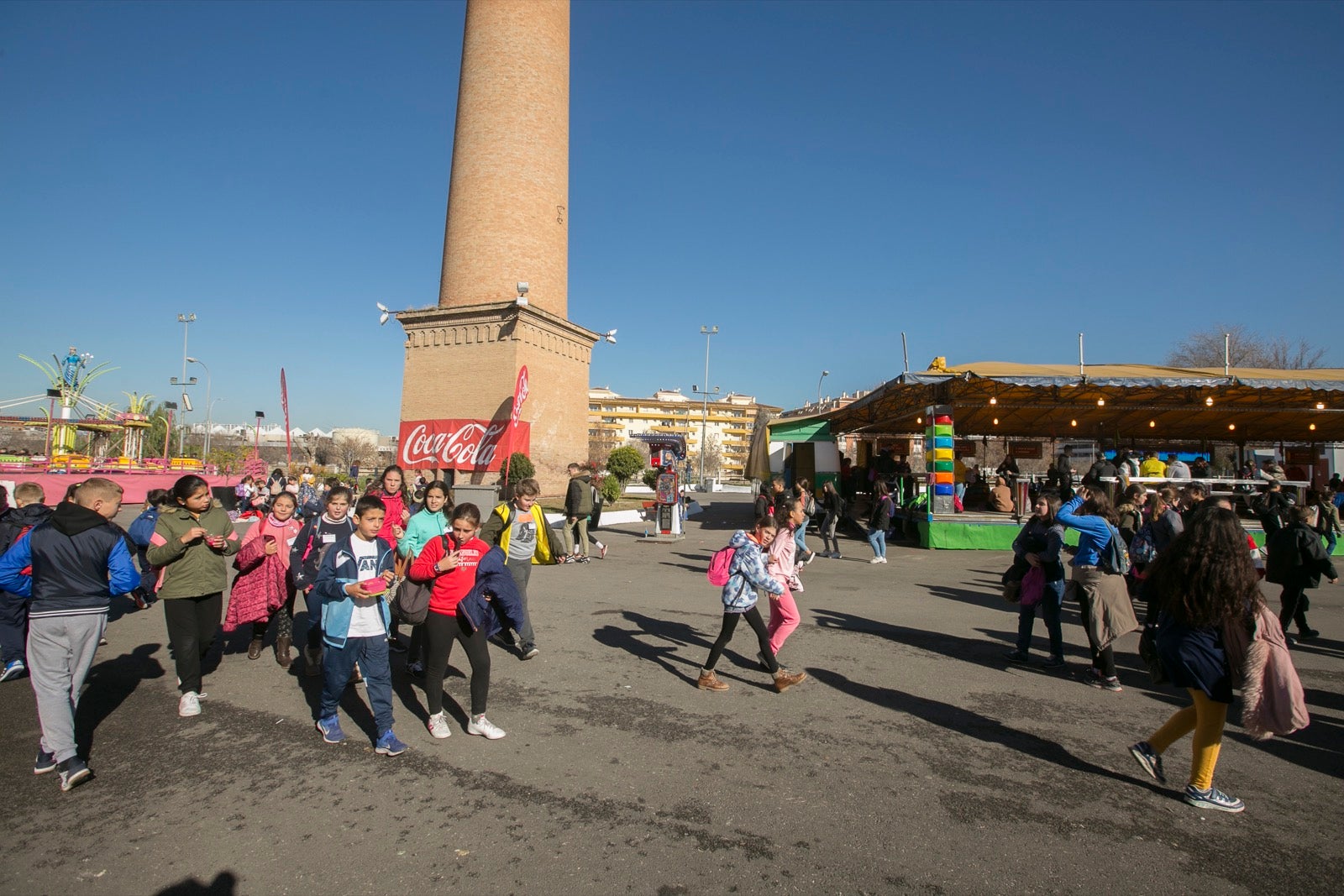 Juveándalus, la feria de la infancia y la juventud, ha iniciado ya una nueva edición en la que cumple 34 años. Desde el día 17 de diciembre hasta el 4 de enero las puertas de Juveándalus estarán abiertas 