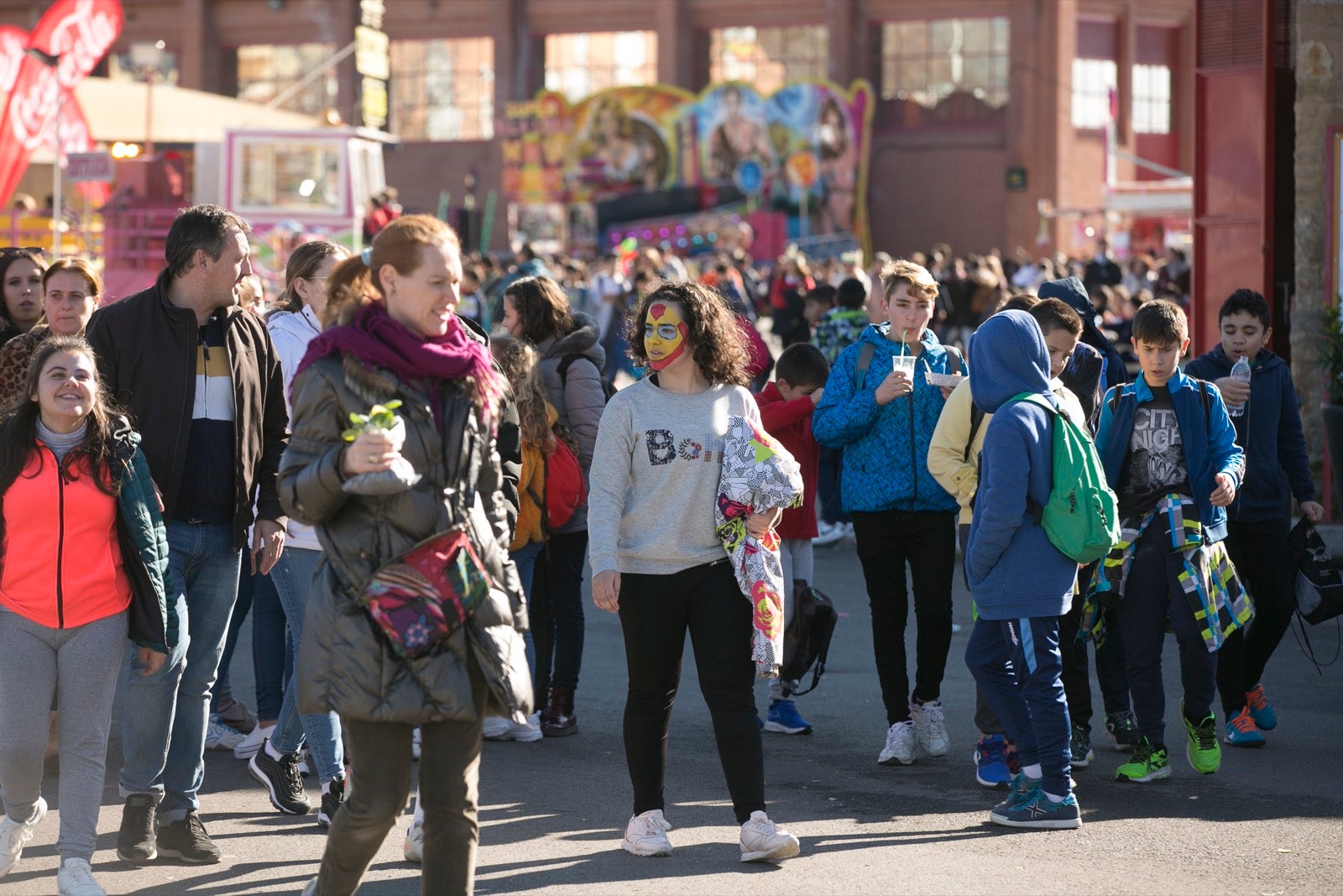 Juveándalus, la feria de la infancia y la juventud, ha iniciado ya una nueva edición en la que cumple 34 años. Desde el día 17 de diciembre hasta el 4 de enero las puertas de Juveándalus estarán abiertas 