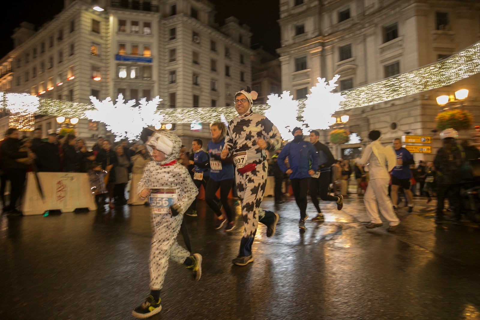 La 28° edición volvió a llenar de color las calles de la capital con sus tradicionales disfraces y sus casi dos mil corredores