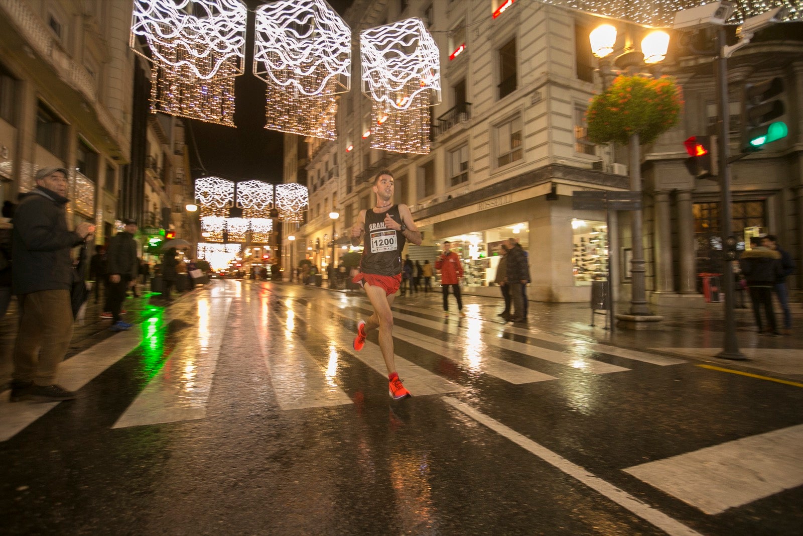 La 28° edición volvió a llenar de color las calles de la capital con sus tradicionales disfraces y sus casi dos mil corredores