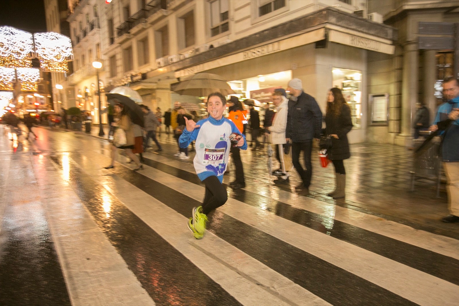 La 28° edición volvió a llenar de color las calles de la capital con sus tradicionales disfraces y sus casi dos mil corredores