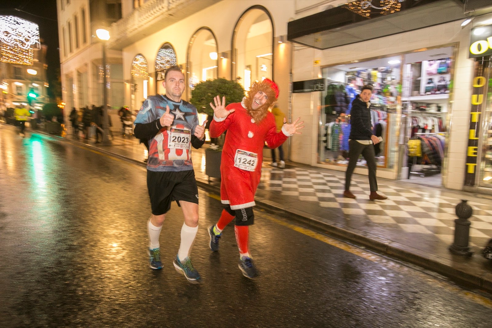 La 28° edición volvió a llenar de color las calles de la capital con sus tradicionales disfraces y sus casi dos mil corredores