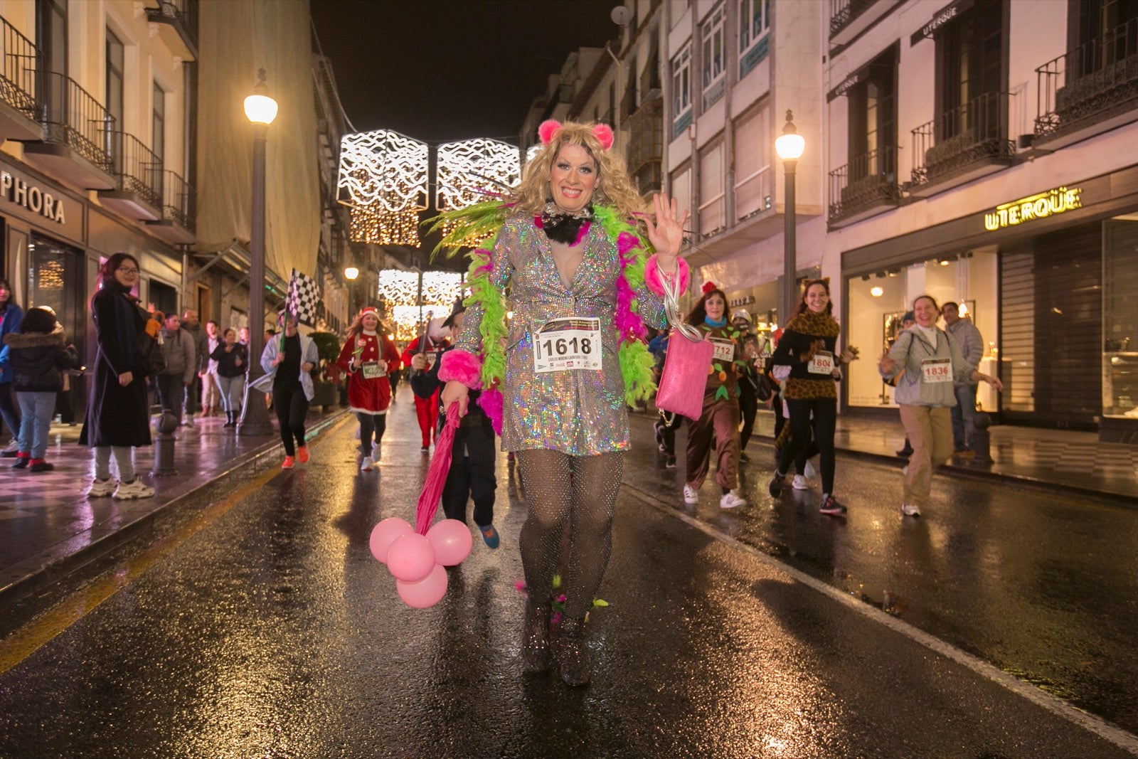 La 28° edición volvió a llenar de color las calles de la capital con sus tradicionales disfraces y sus casi dos mil corredores