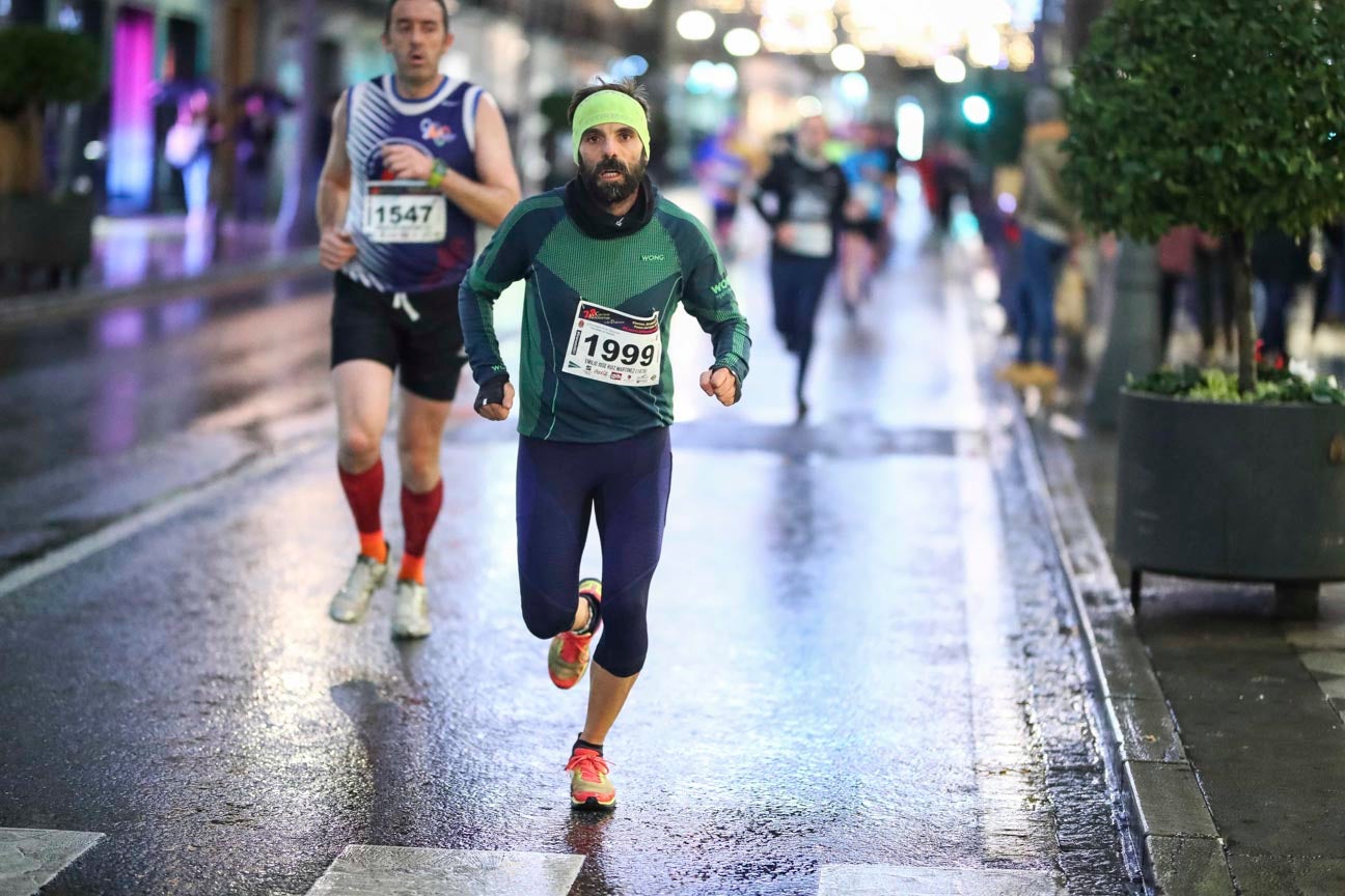 La 28° edición volvió a llenar de color las calles de la capital con sus tradicionales disfraces y sus casi dos mil corredores