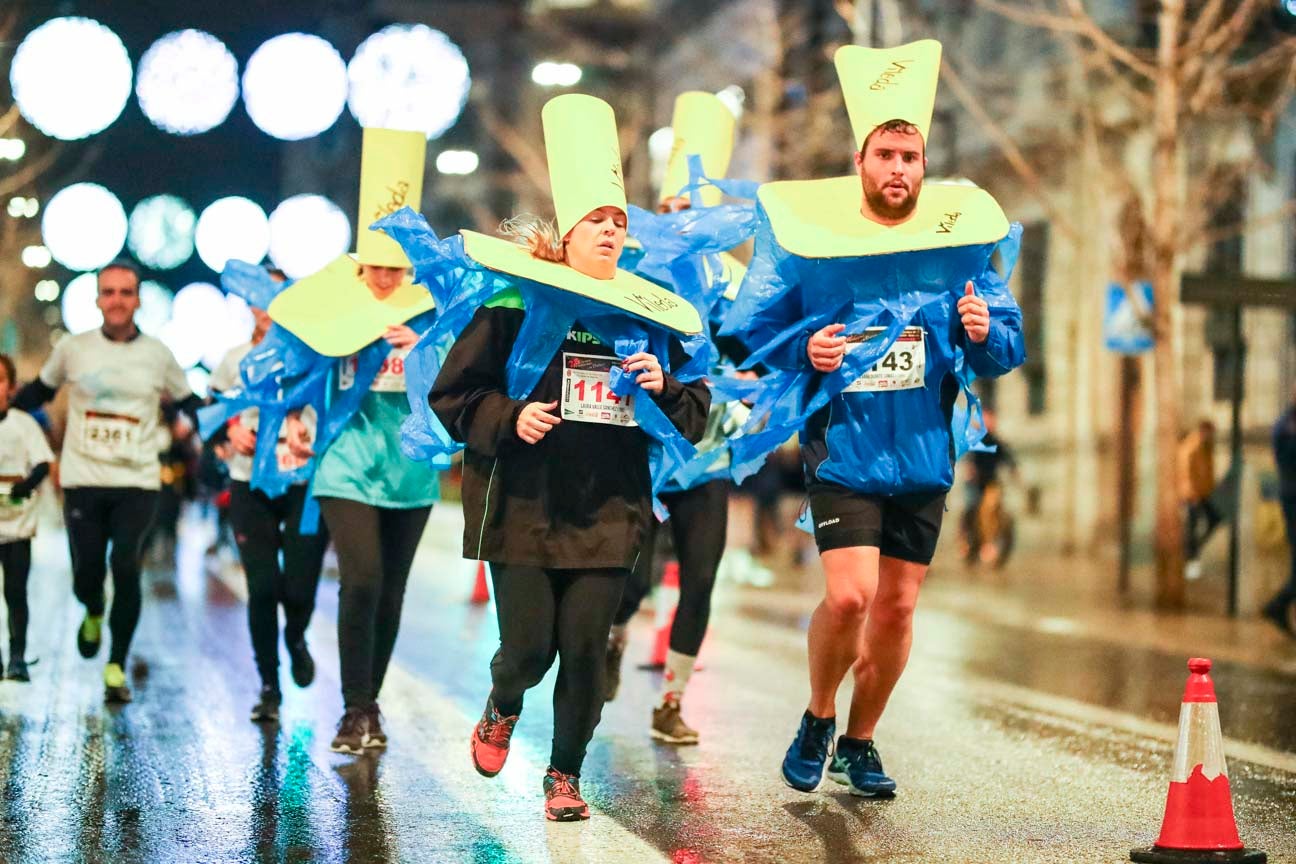 La 28° edición volvió a llenar de color las calles de la capital con sus tradicionales disfraces y sus casi dos mil corredores