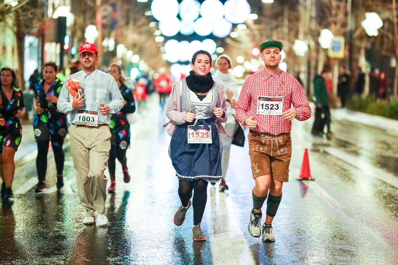 La 28° edición volvió a llenar de color las calles de la capital con sus tradicionales disfraces y sus casi dos mil corredores