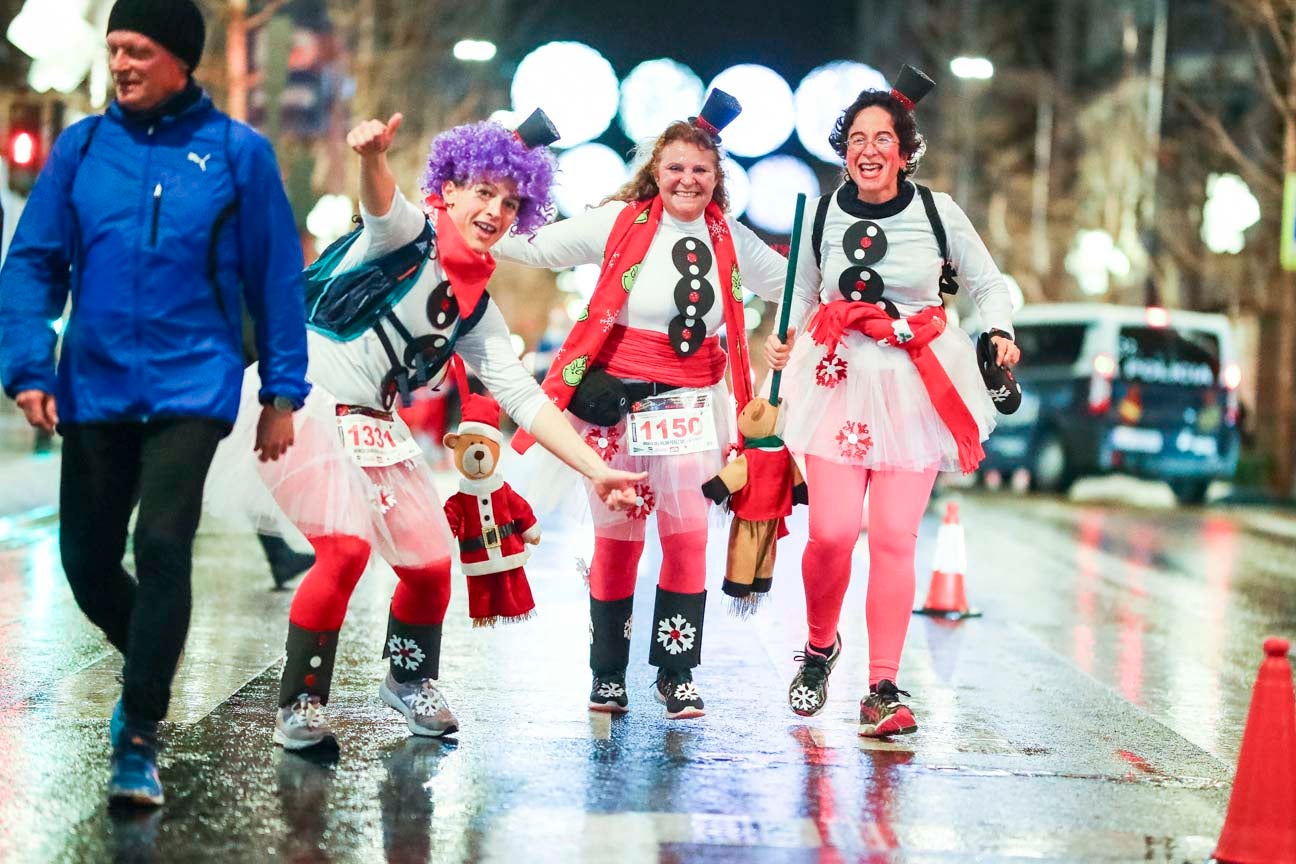 La 28° edición volvió a llenar de color las calles de la capital con sus tradicionales disfraces y sus casi dos mil corredores