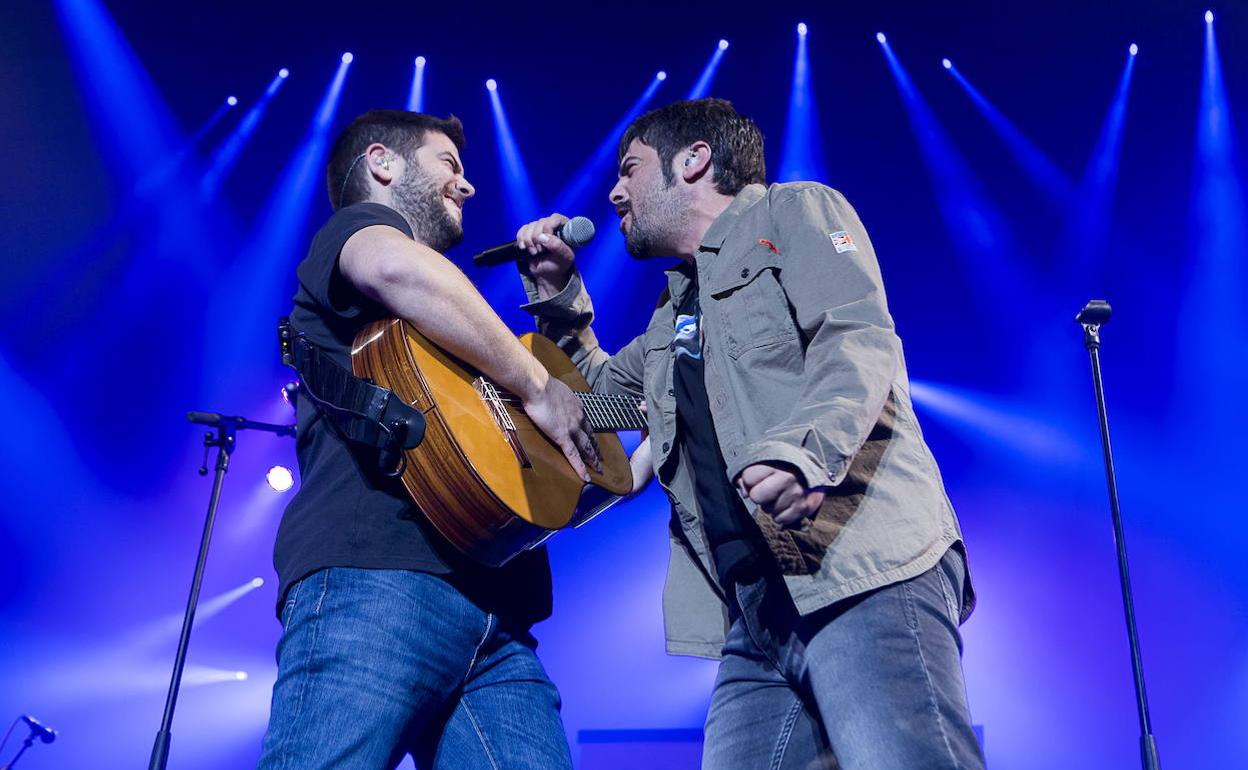 Estopa en uno de sus últimos conciertos en Granada en 2015.