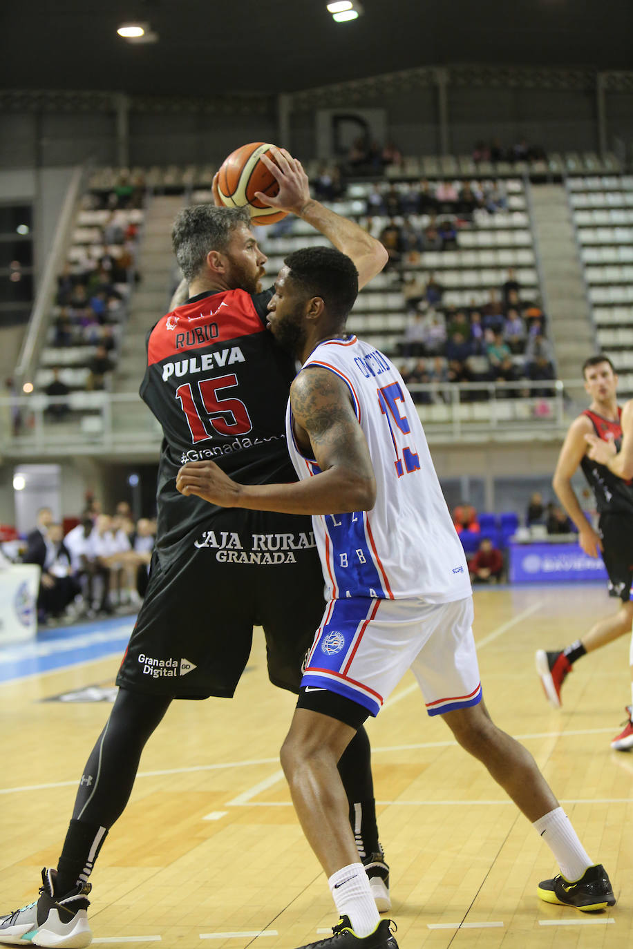 Jugada del partido del Covirán en Alicante