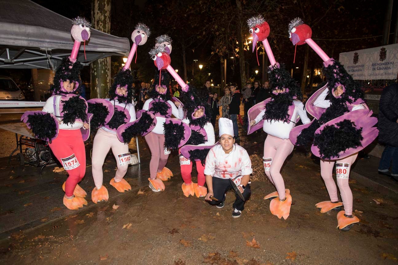 Mucho colorido para festejar el inicio de la Navidad, aunque algunos disfraces no sean muy cómodos para correr