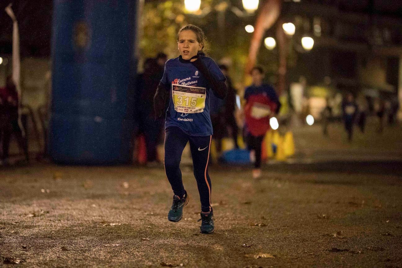 Ni el mal tiempo ni el frío han impedido que decenas de niños hayan partido en las carreras de las distintas categorías de esta tradicional carrera navideña