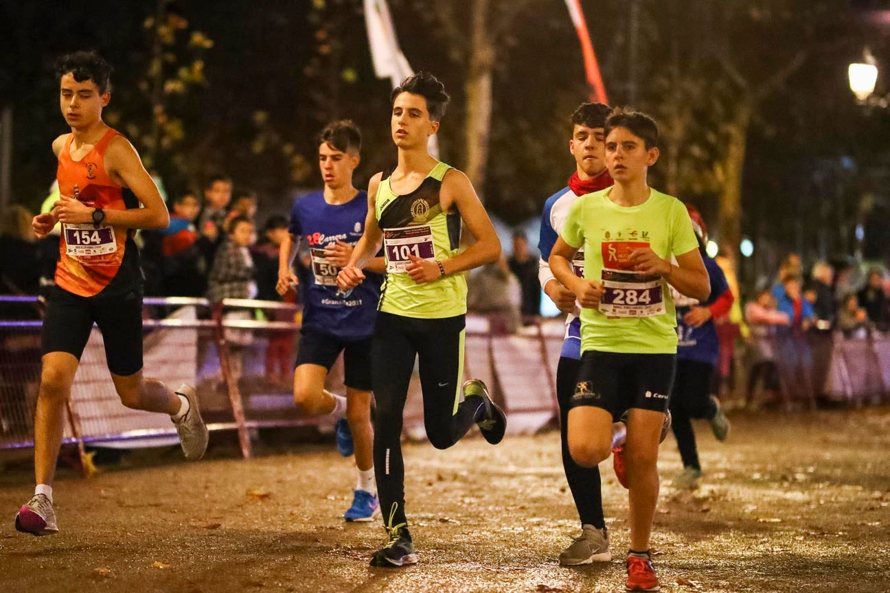 Ni el mal tiempo ni el frío han impedido que decenas de niños hayan partido en las carreras de las distintas categorías de esta tradicional carrera navideña