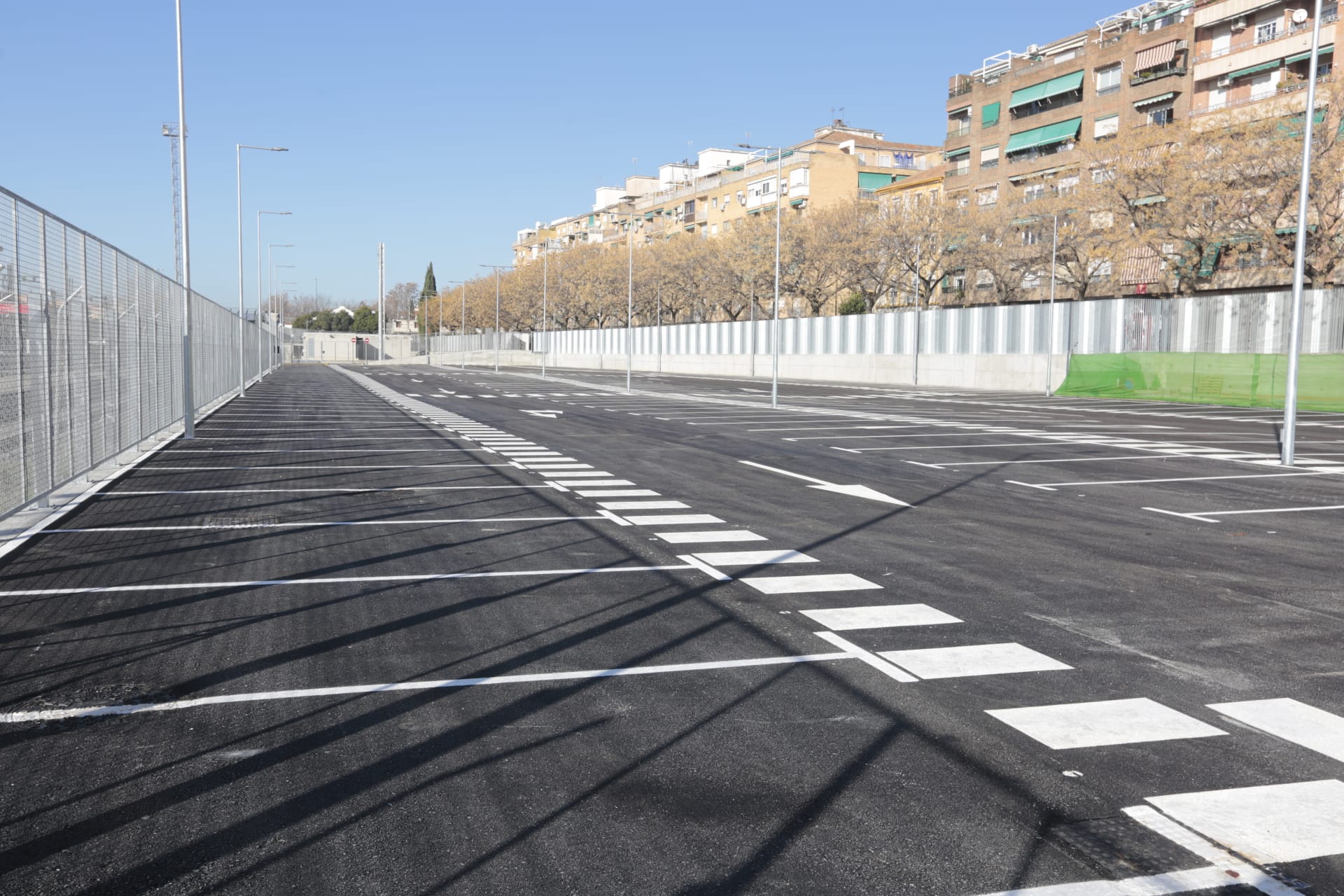 La estación de andaluces ya luce su flamante aparcamiento