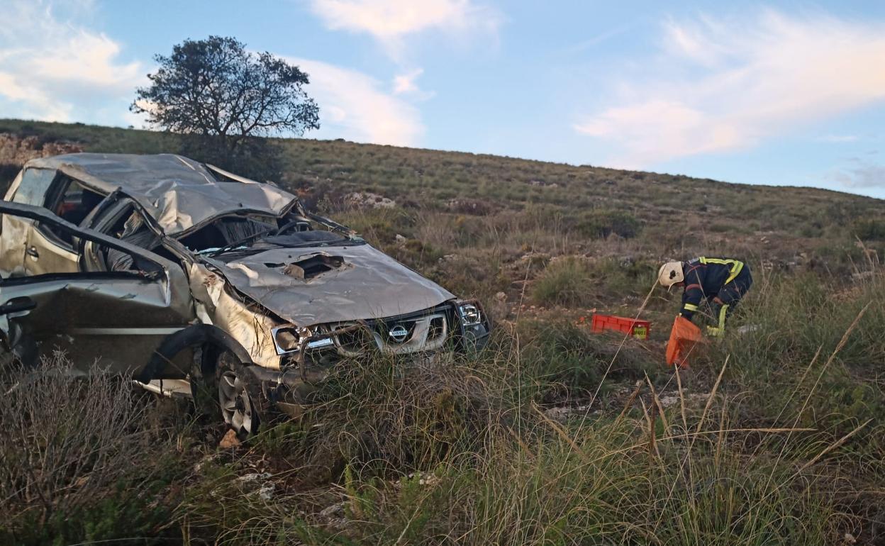El vehículo, destrozado. 