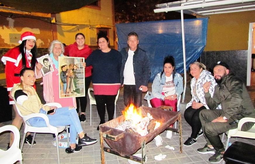 IDEAL pasa la noche en las calles del distrito, en las que hizo acto de presencia la alegría y la música