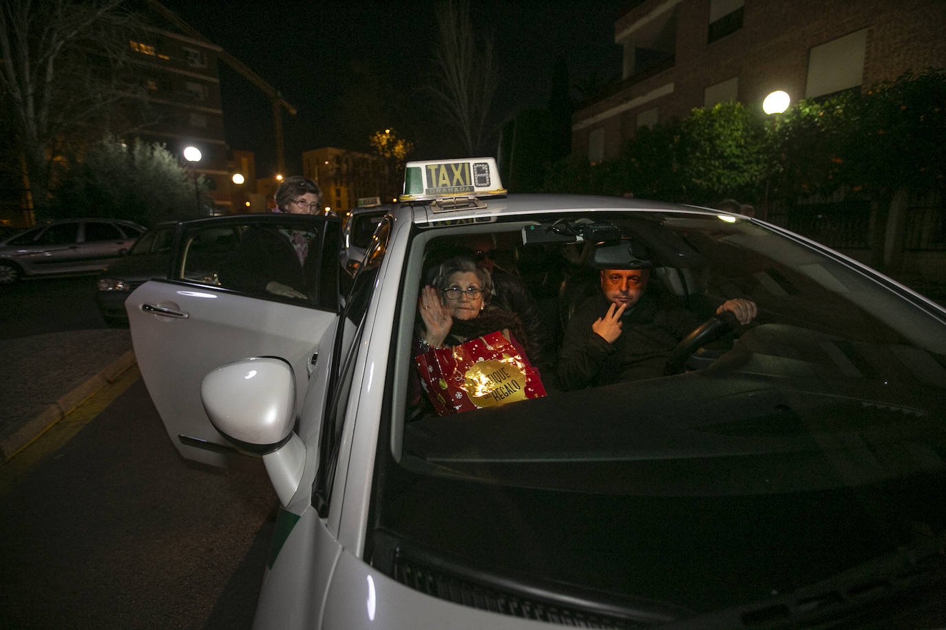 27 taxis participan en un proyecto municipal al que se han sumado 108 personas, todos ellos mayores que viven en residencias de ancianos de la capital