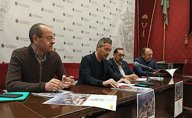 Gustavo Gómez, Manuel Olivares, Enrique Hernández y Antonio Jiménez, durante la presentación de la revista.