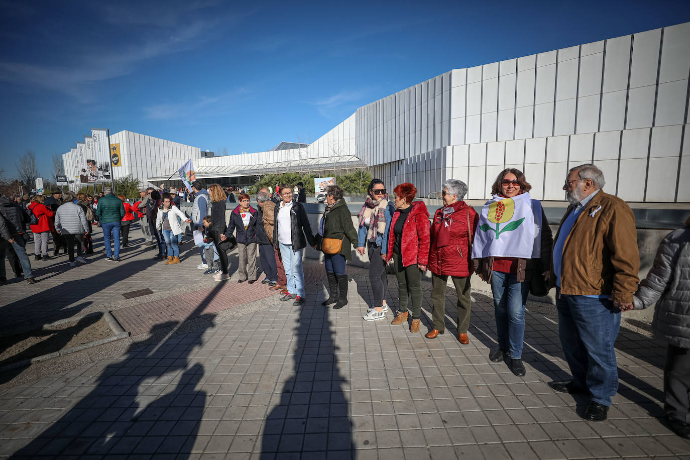 Cientos de granadinos se han reunido para exigir independiencia económica para la instalación científica 