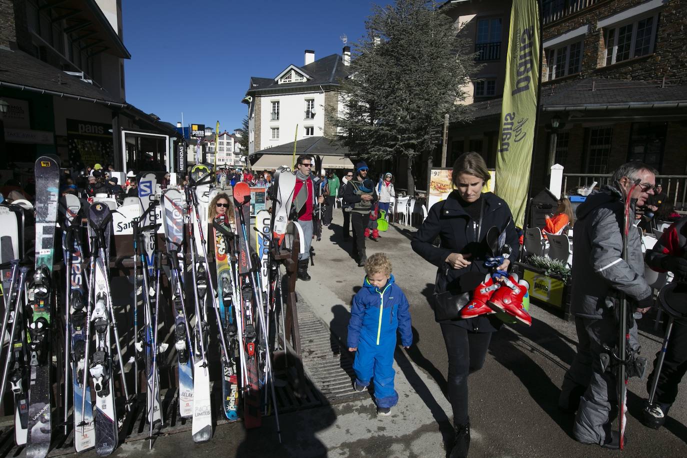 Unas 7.500 personas celebran el Año Nuevo en Sierra Nevada