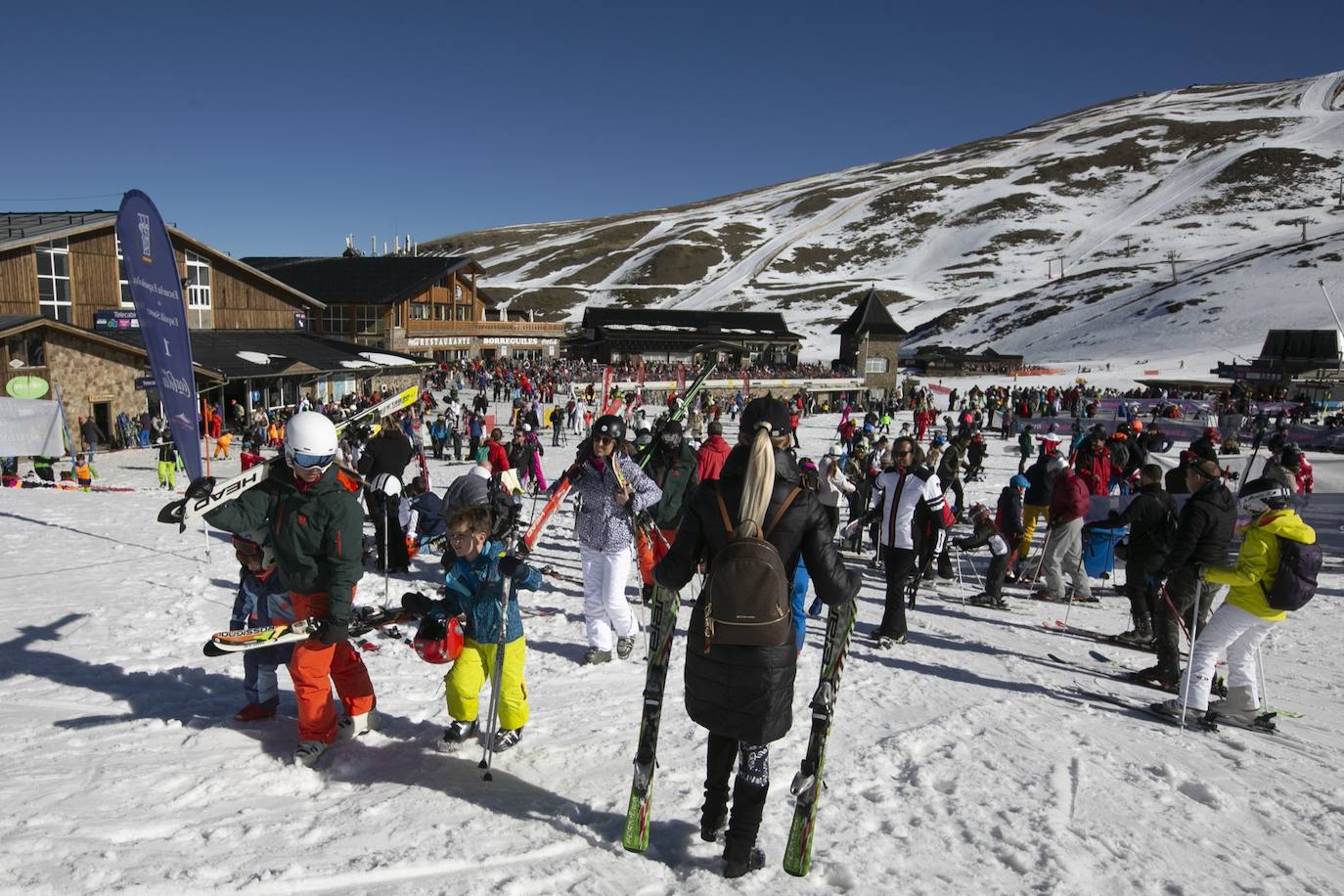 Unas 7.500 personas celebran el Año Nuevo en Sierra Nevada