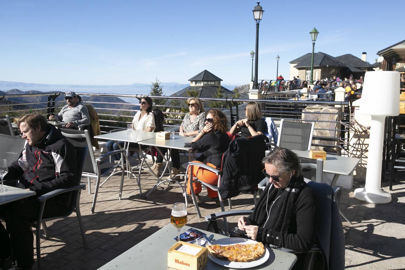 Unas 7.500 personas celebran el Año Nuevo en Sierra Nevada