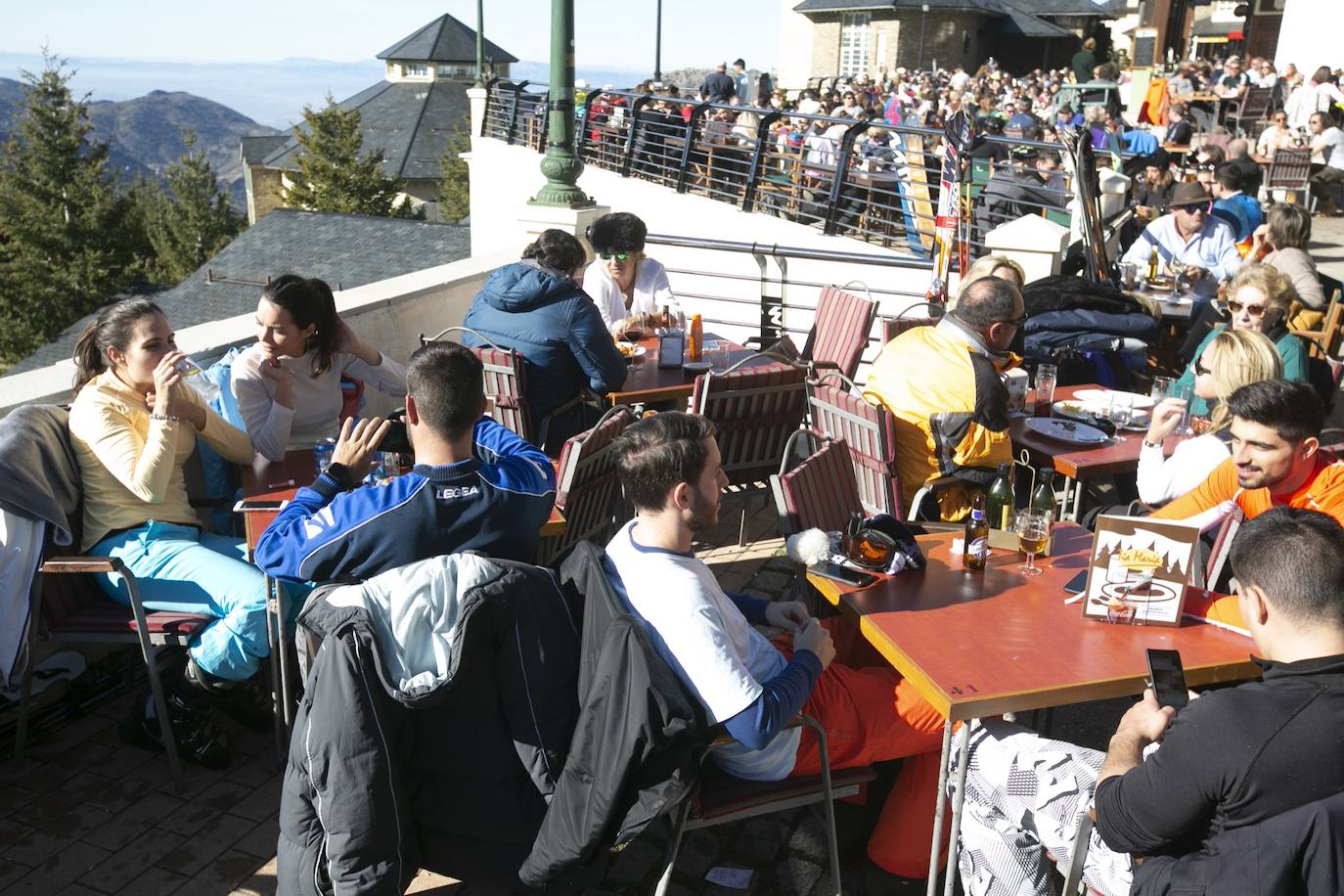 Unas 7.500 personas celebran el Año Nuevo en Sierra Nevada
