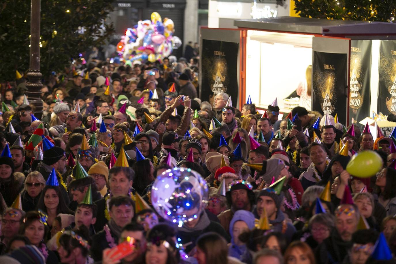 Miles de personas dsifrutaron de la Nochevieja en la capital