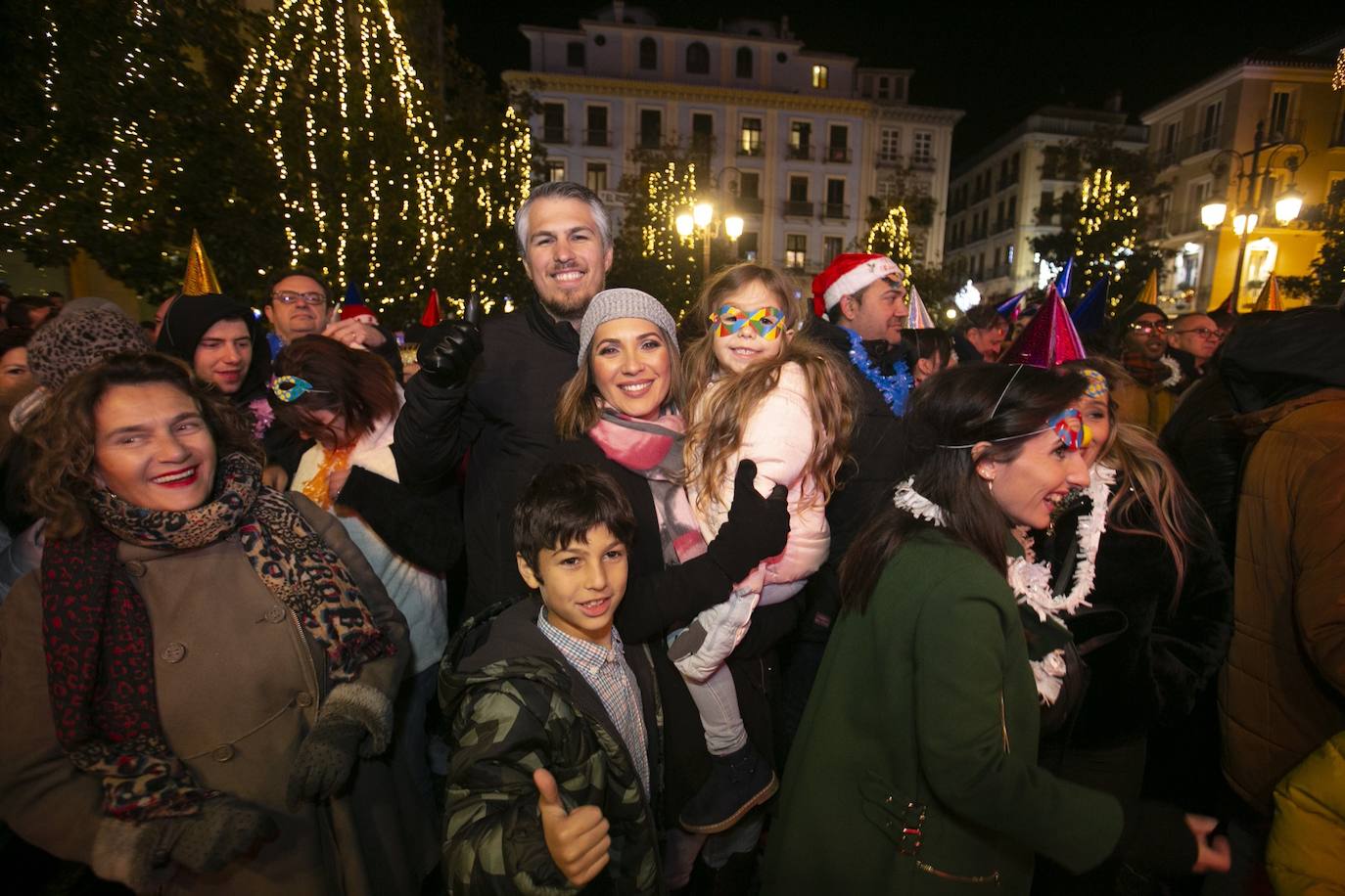 Miles de personas dsifrutaron de la Nochevieja en la capital