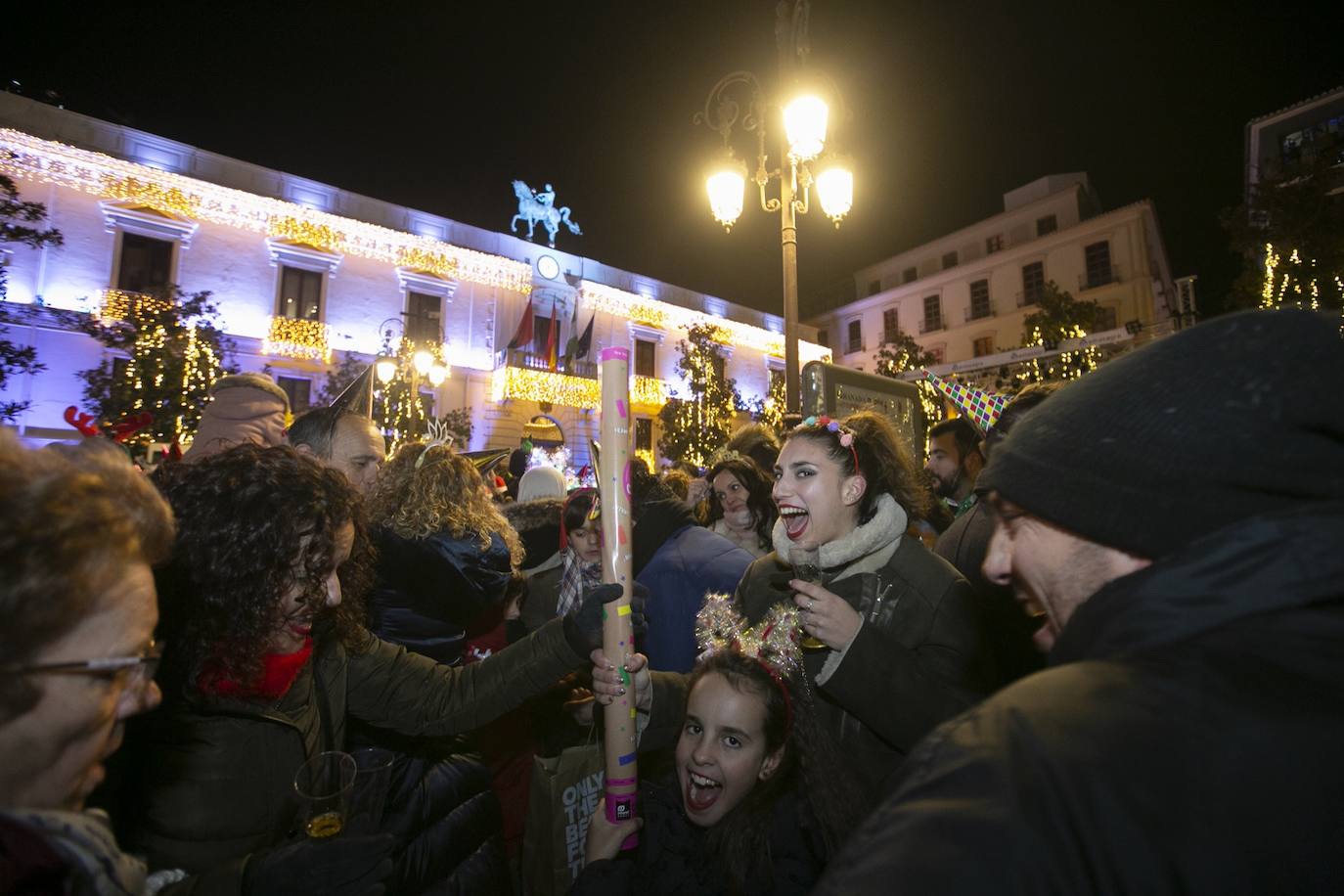 Miles de personas dsifrutaron de la Nochevieja en la capital