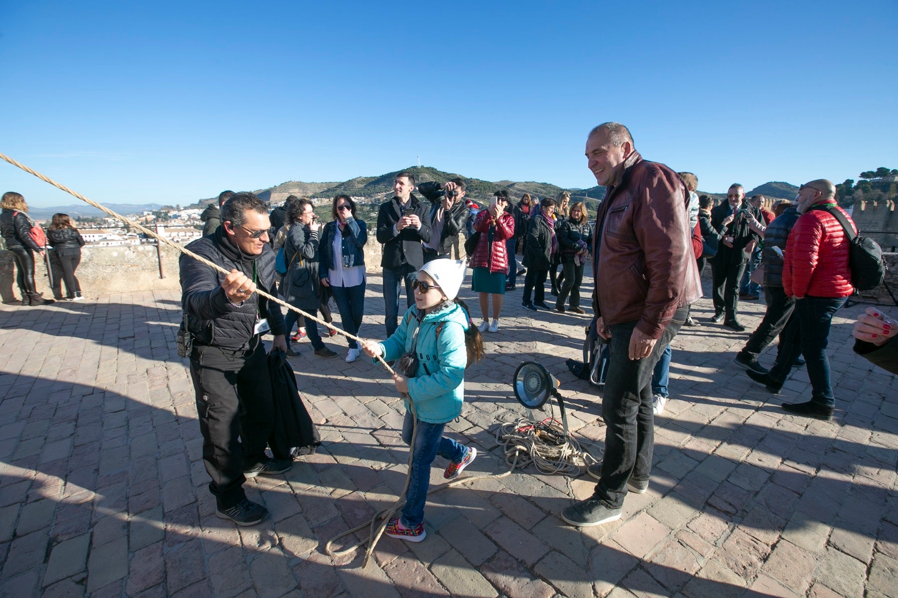 Fotos: Se cumple la tradición de tocar la campana de la Torre de la Vela el 2 de enero