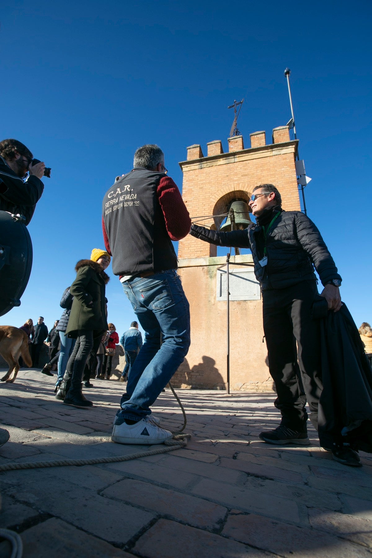 Fotos: Se cumple la tradición de tocar la campana de la Torre de la Vela el 2 de enero