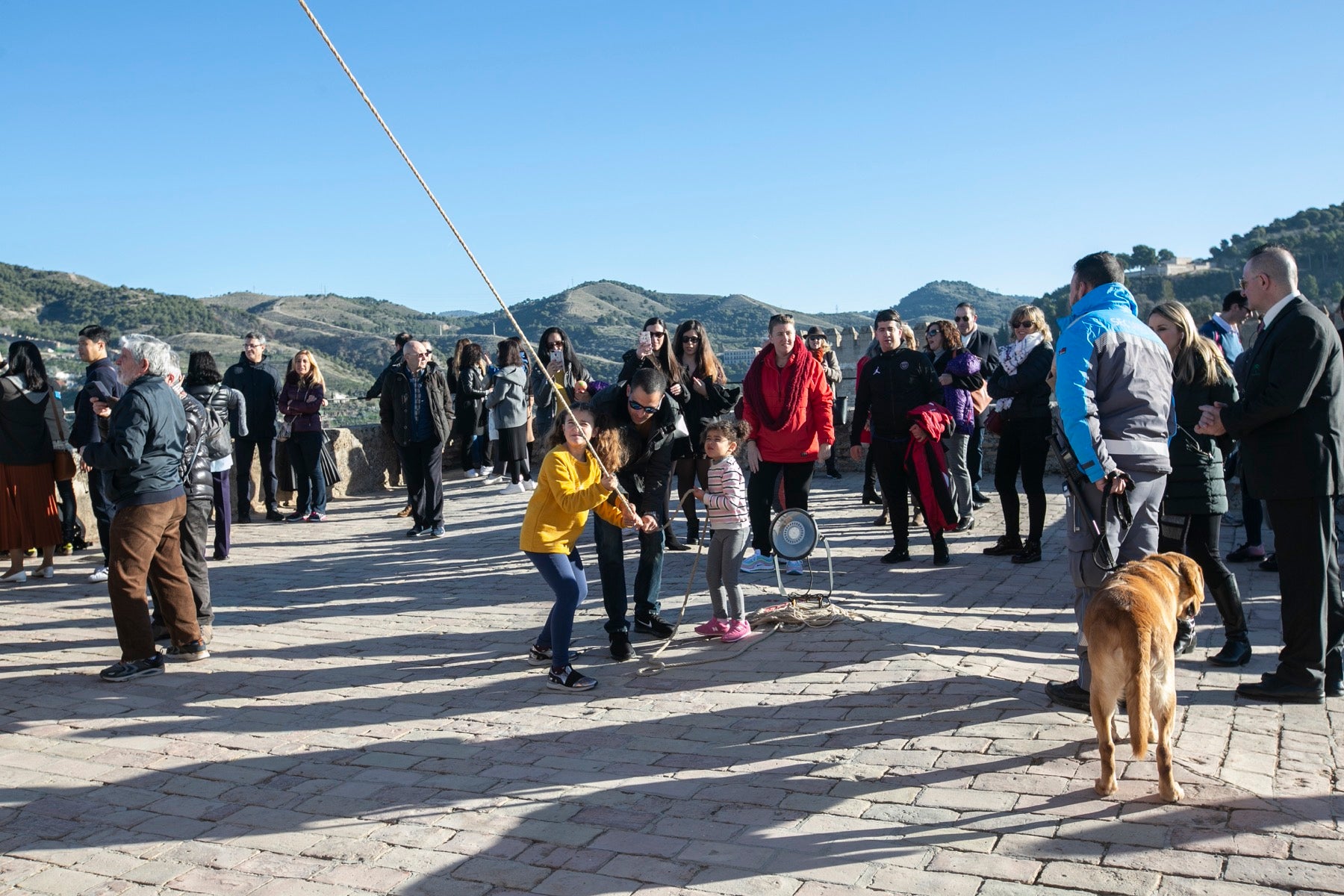 Fotos: Se cumple la tradición de tocar la campana de la Torre de la Vela el 2 de enero