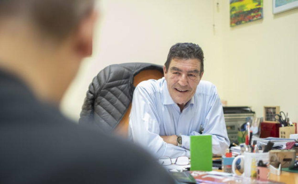 Juez Calatayud: «Con 13 años me desmotivé y mi padre me llevó a currar a un garaje: eso me devolvió la motivación»