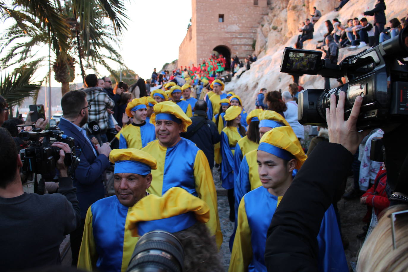 La cabalgata de Sus Majestades de Oriente recorren la ciudad en la noche más esperada de estas fiestas