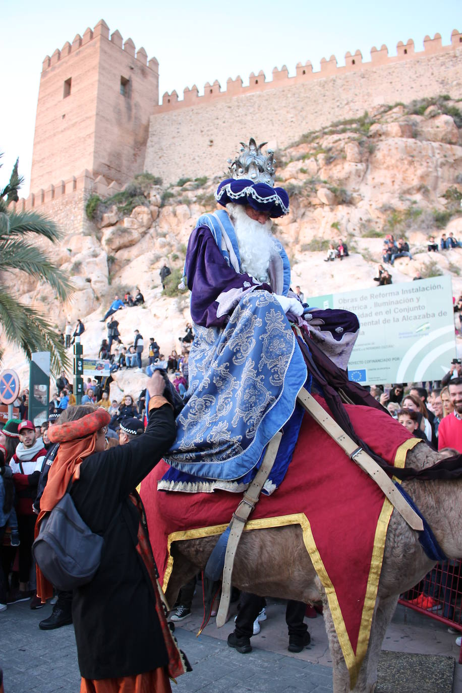 La cabalgata de Sus Majestades de Oriente recorren la ciudad en la noche más esperada de estas fiestas