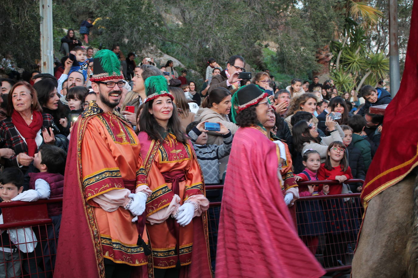 La cabalgata de Sus Majestades de Oriente recorren la ciudad en la noche más esperada de estas fiestas