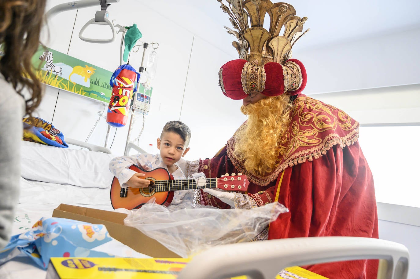 La cabalgata de Sus Majestades de Oriente recorren la ciudad en la noche más esperada de estas fiestas