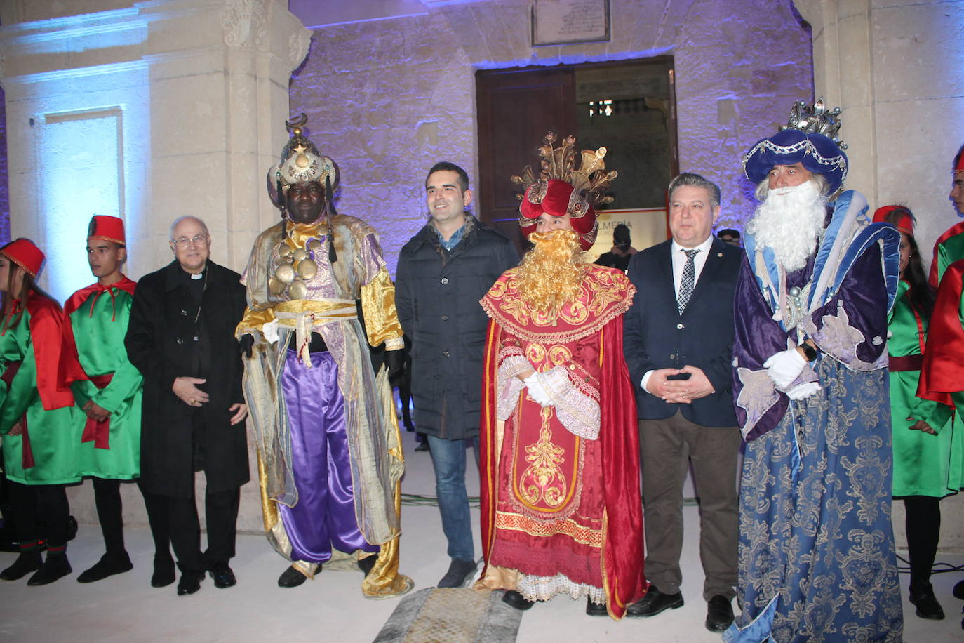 La cabalgata de Sus Majestades de Oriente recorren la ciudad en la noche más esperada de estas fiestas