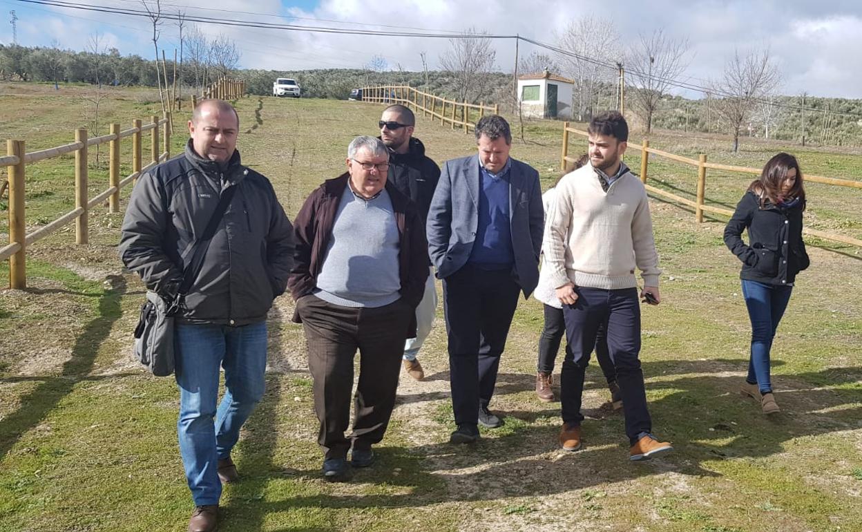 El diputado Pedro Bruno estuvo visitando la zona verde de Villatorres.