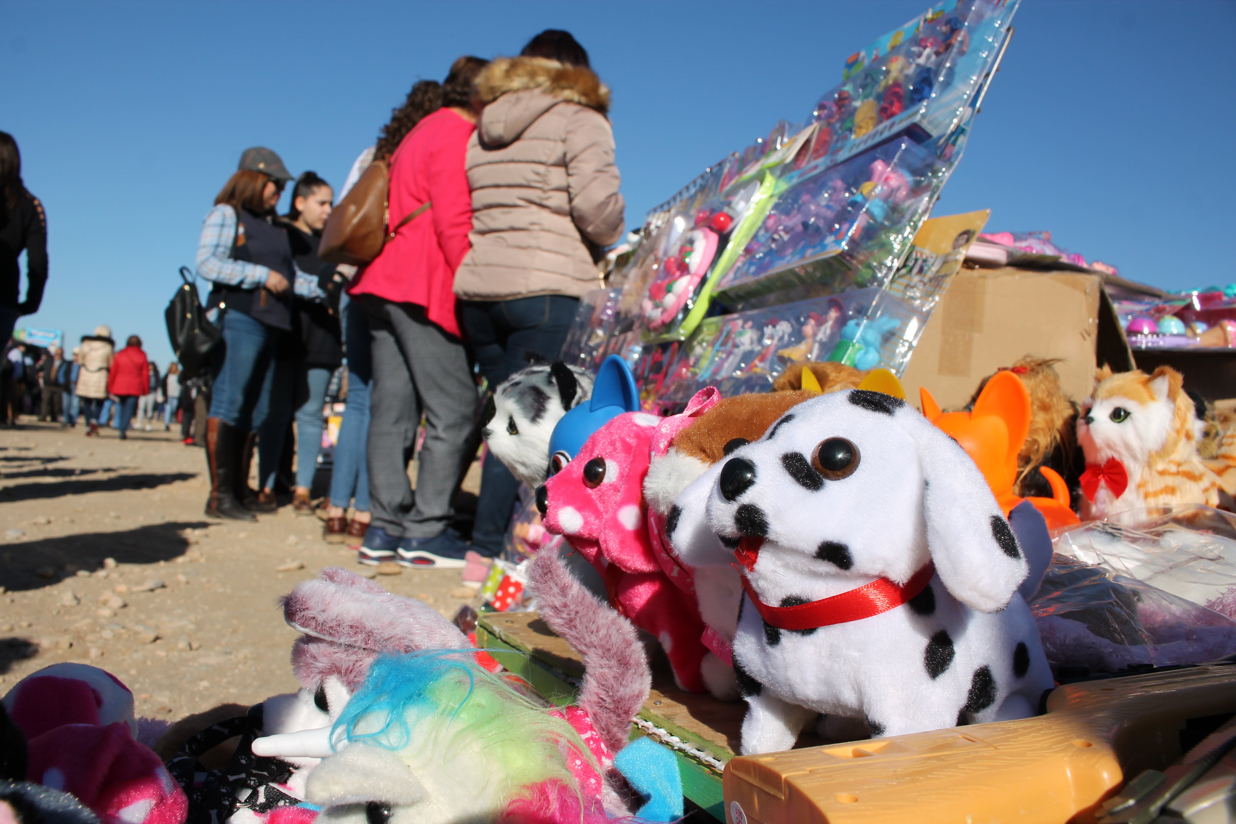 Miles de almerienses, un año más, y fieles a la tradición, acuden a disfrutar de una jornada de romería en honor de la patrona de la ciudad