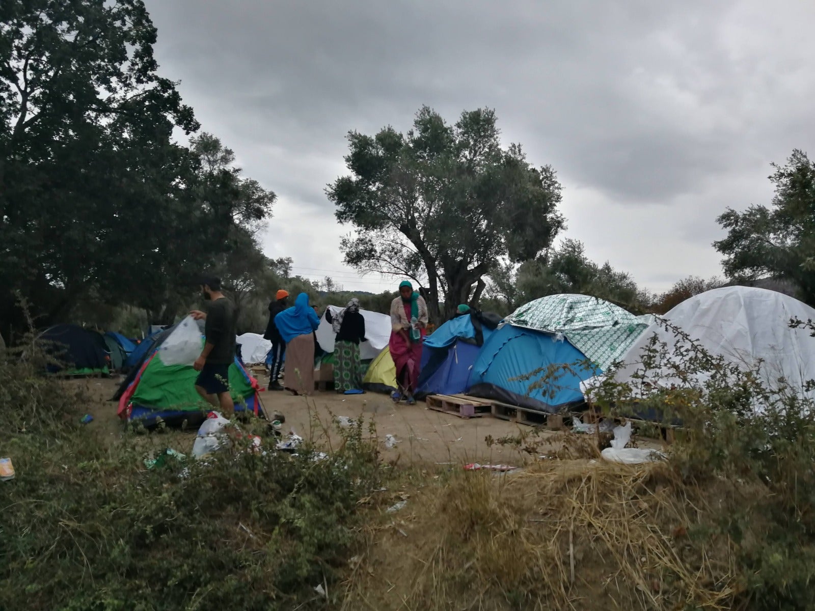 Mercedes, que ha pasado tres meses en Grecia, recoge ahora alimentos y productos de higiene para enviarlos a una oenegé local