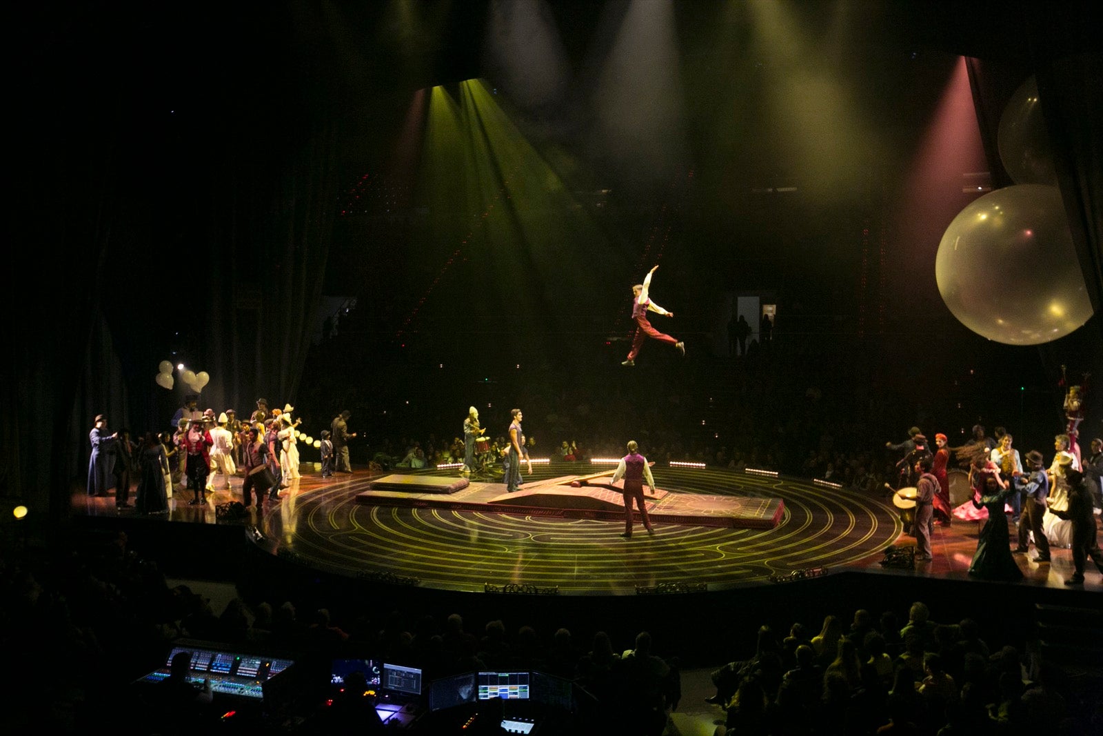 Extraordinaria acogida granadina a la compañía canadiense en su primera actuación en España