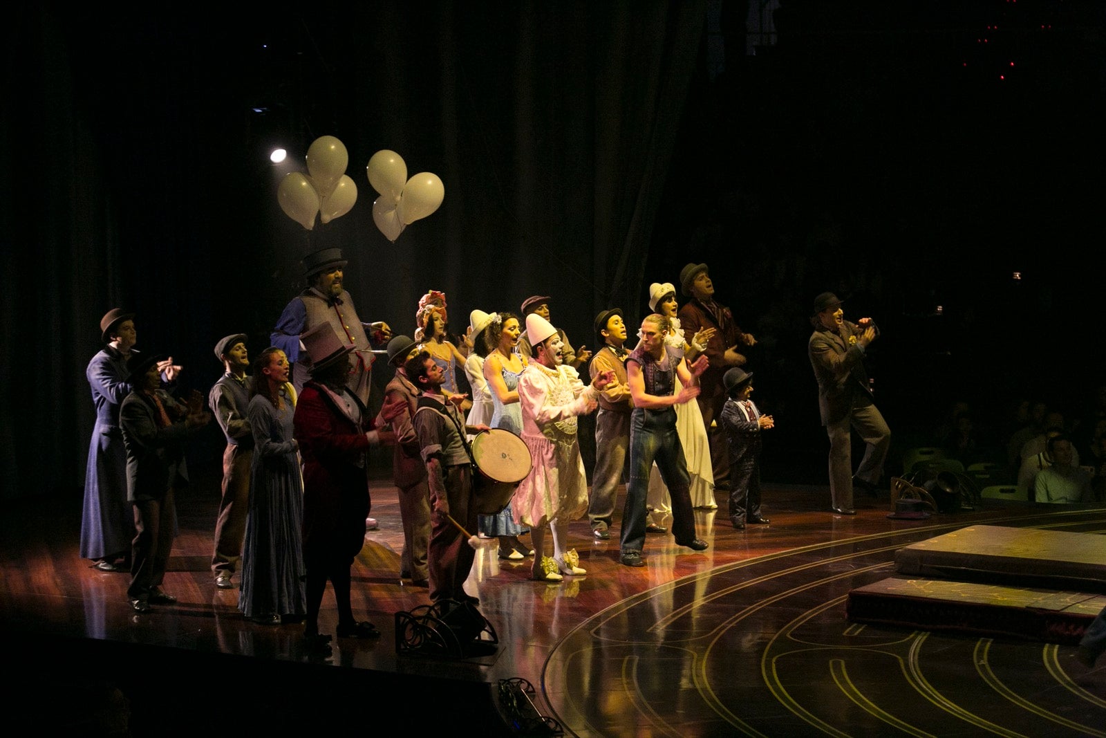 Extraordinaria acogida granadina a la compañía canadiense en su primera actuación en España